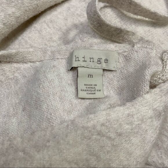 𝅺hinge Deep V Cross over sweater - Picture 8 of 10